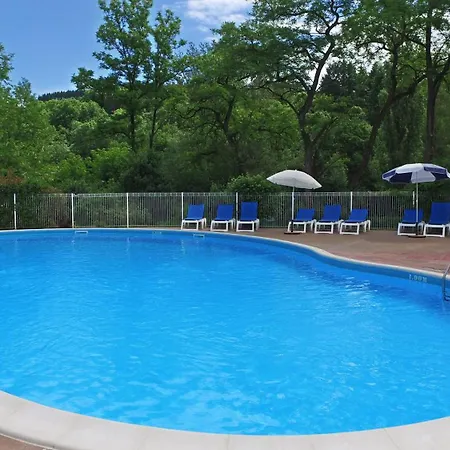 Kompleks wypoczynkowy Vvf Les Gorges De L'allier