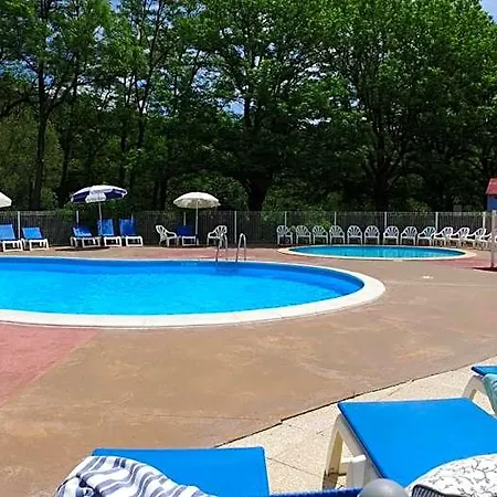 Vvf Les Gorges De L'allier Tatil parkı