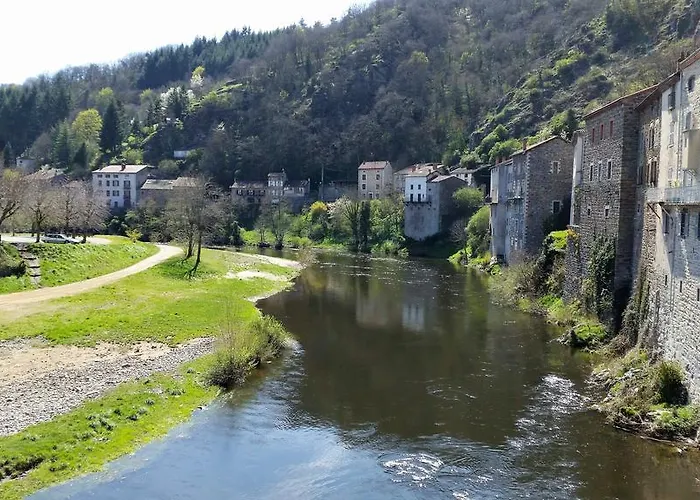 Holiday park Vvf Les Gorges De L'allier 3*